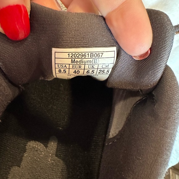 Brooks- Adrenaline GTS XX - Picture 5 of 5